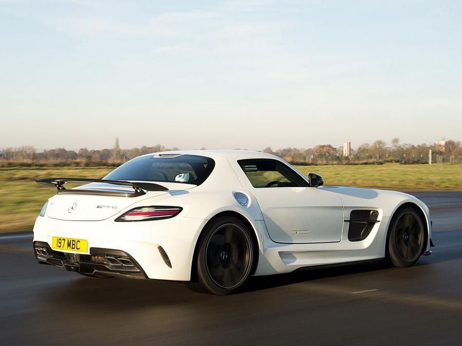  Mercedes-Benz SLS AMG Black Series 2013 года  (UK) (фото 4 из 16)